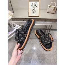 Louis Vuitton Slippers